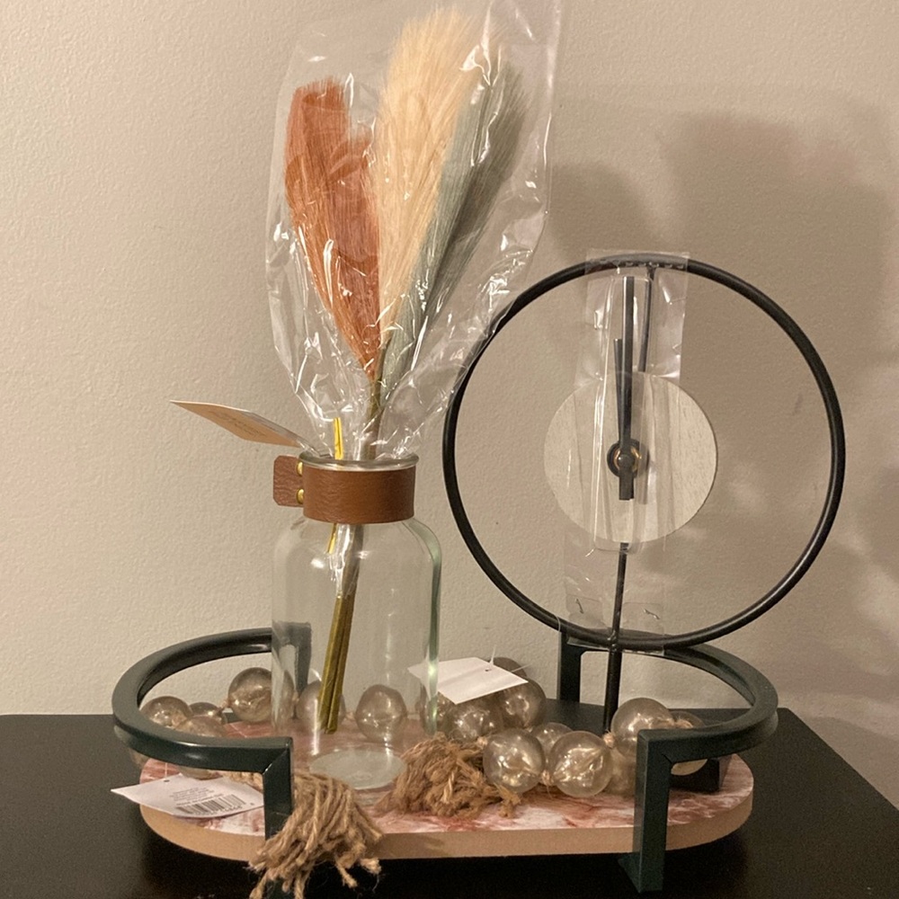 COPY - New with tags five piece table decor